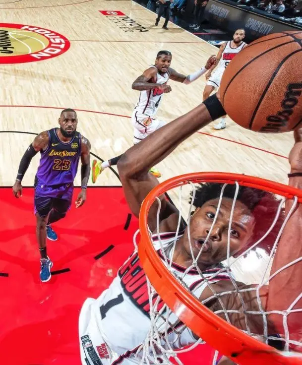 汤普森已经 汤普森已经