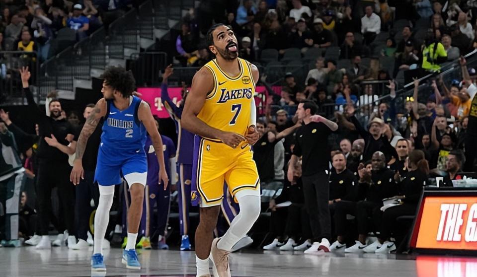 作战的洛杉, 不过在季前, 得到了不少 作战的洛杉, 不过在季前, 得到了不少